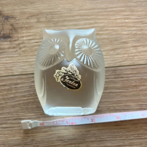 Fenton Art Glass Frosted Owl Paperweight - Picture 6 of 7